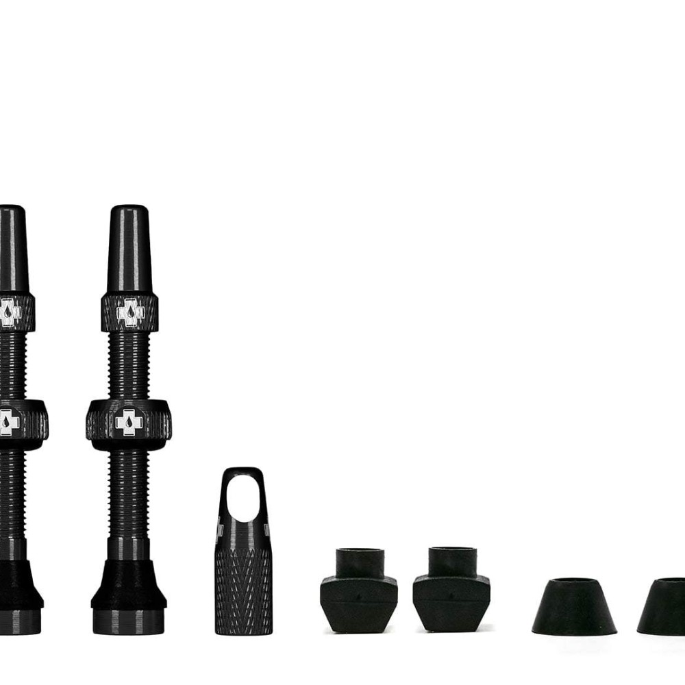 MUC-OFF TUBELESS VALVES 60mm BLACK - PAIR (20430)